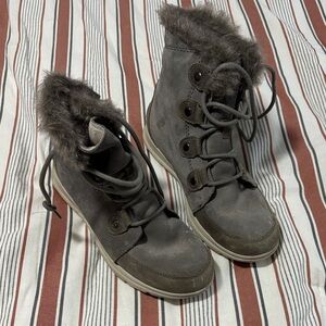 Sorel Women's Charcoal Fur-Trimmed Boots